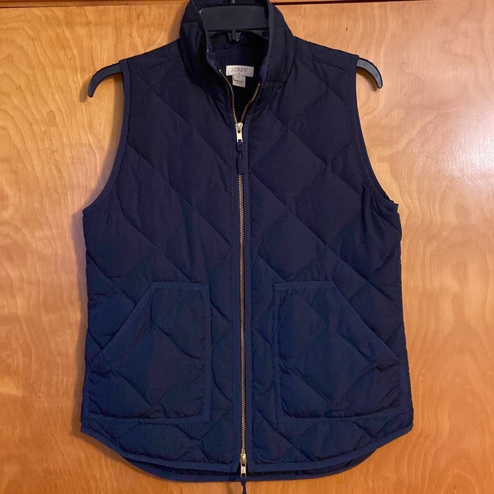 J.Crew Excursion Down Puffer Vest Navy Blue Quilted Zip Pocket Preppy Women’s XS - Picture 4 of 10
